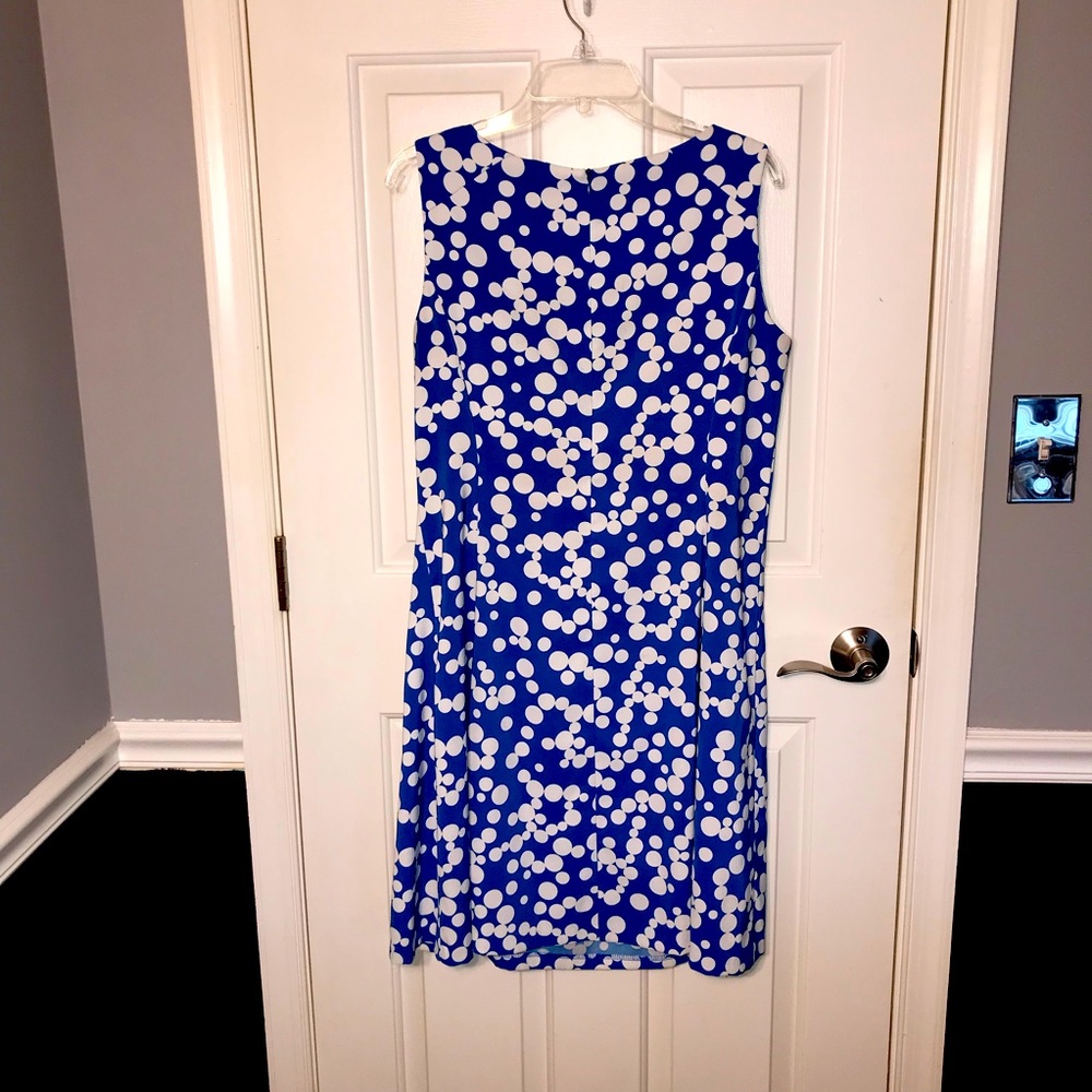 Dress - Picture 2 of 4